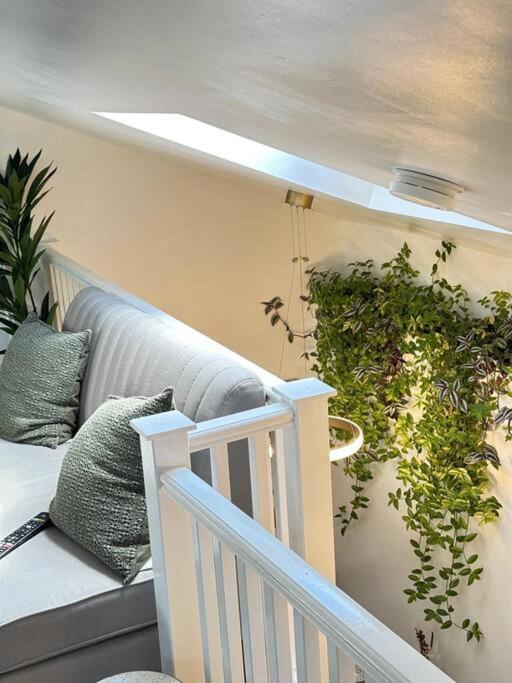 Cosy Stylish Studio Apartment Trowbridge Extérieur photo