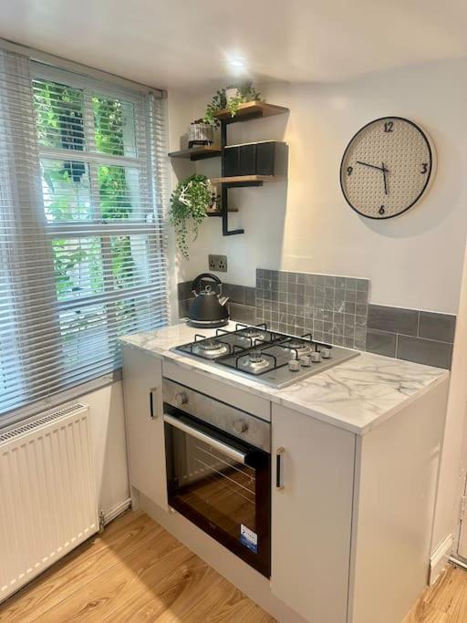 Cosy Stylish Studio Apartment Trowbridge Extérieur photo